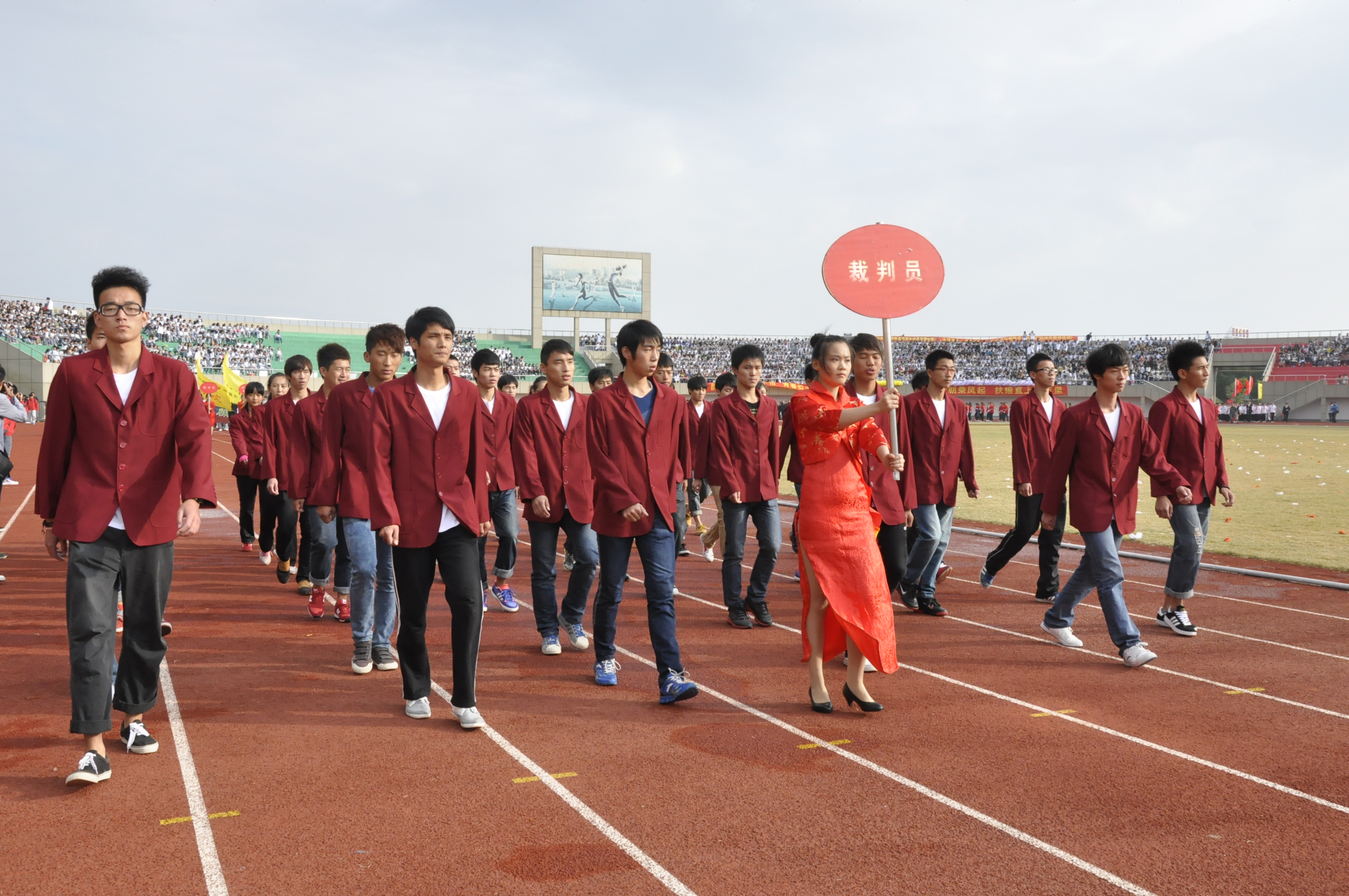 裁判组方阵，简约不简单，维护了比赛的公正公平